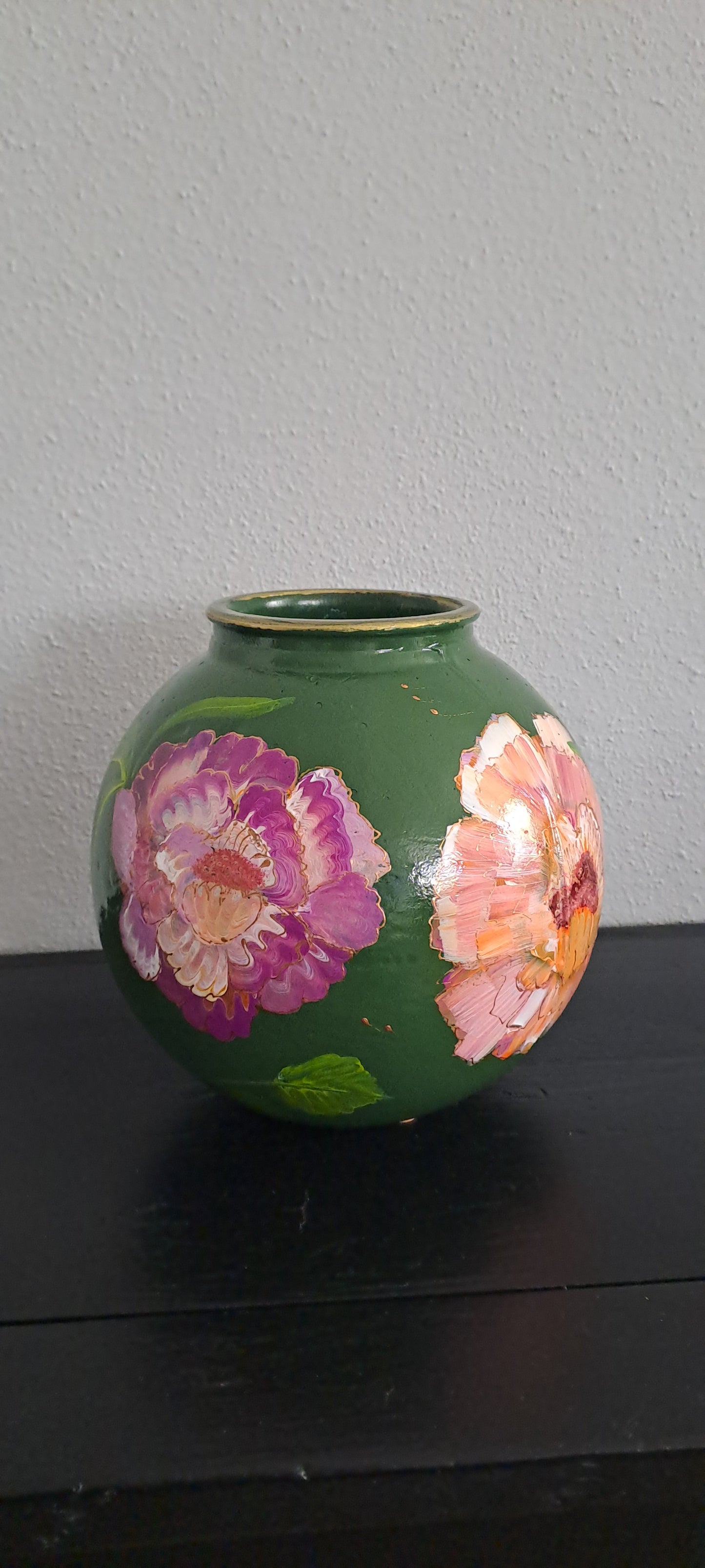 Handbeschilderde vaas "Groentje"